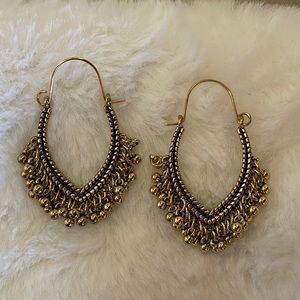 NWOT 🛍 Bundle for DISCOUNTS off Merch & Shipping